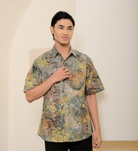 Load image into Gallery viewer, Batik Shirts Exclusive Floral Vintage