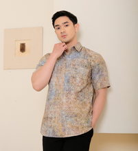 Load image into Gallery viewer, Batik Shirts Exclusive Geometrik
