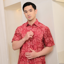 Load image into Gallery viewer, Batik Shirts Exclusive Red
