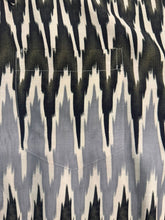 Load image into Gallery viewer, Batik Shirts Linen Nusa Black
