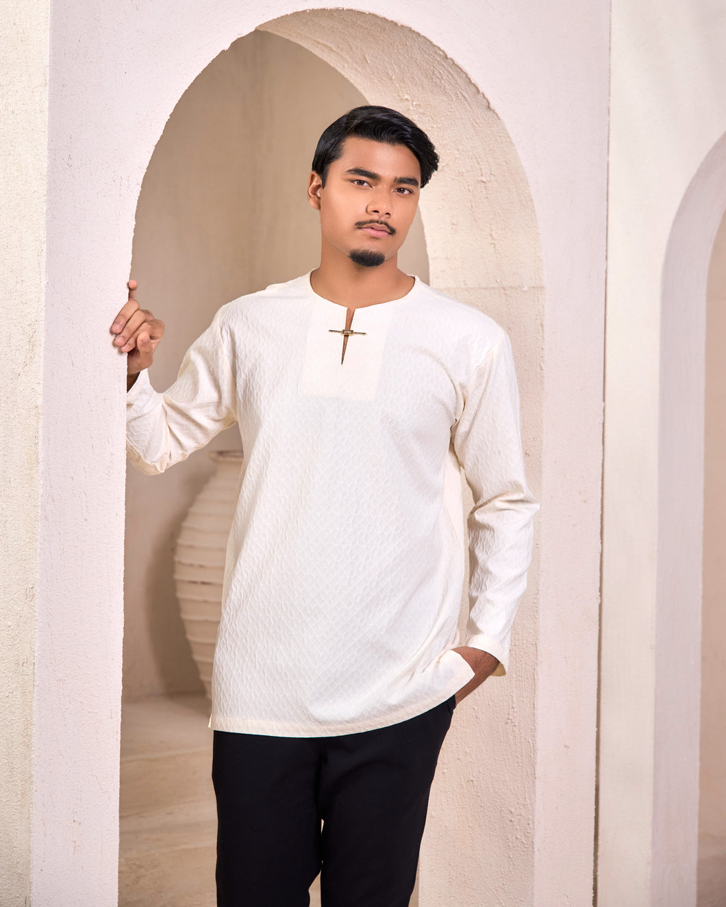 KURTA EXCLUSIVE EMBOSSED - BEIGE